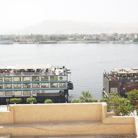 Merry Land Hotel & Roof Top Nile Restaurant Luxor Exterior foto