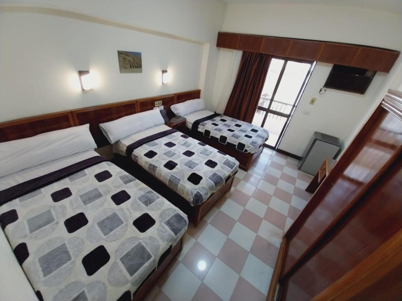 Merry Land Hotel & Roof Top Nile Restaurant Luxor Exterior foto