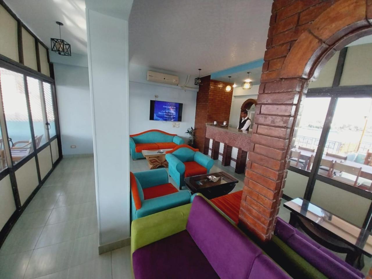 Merry Land Hotel & Roof Top Nile Restaurant Luxor Exterior foto