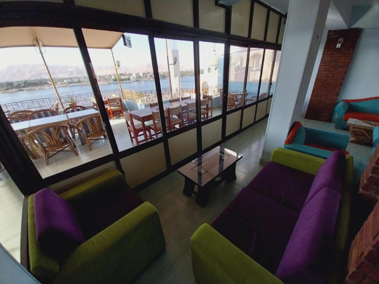 Merry Land Hotel & Roof Top Nile Restaurant Luxor Exterior foto