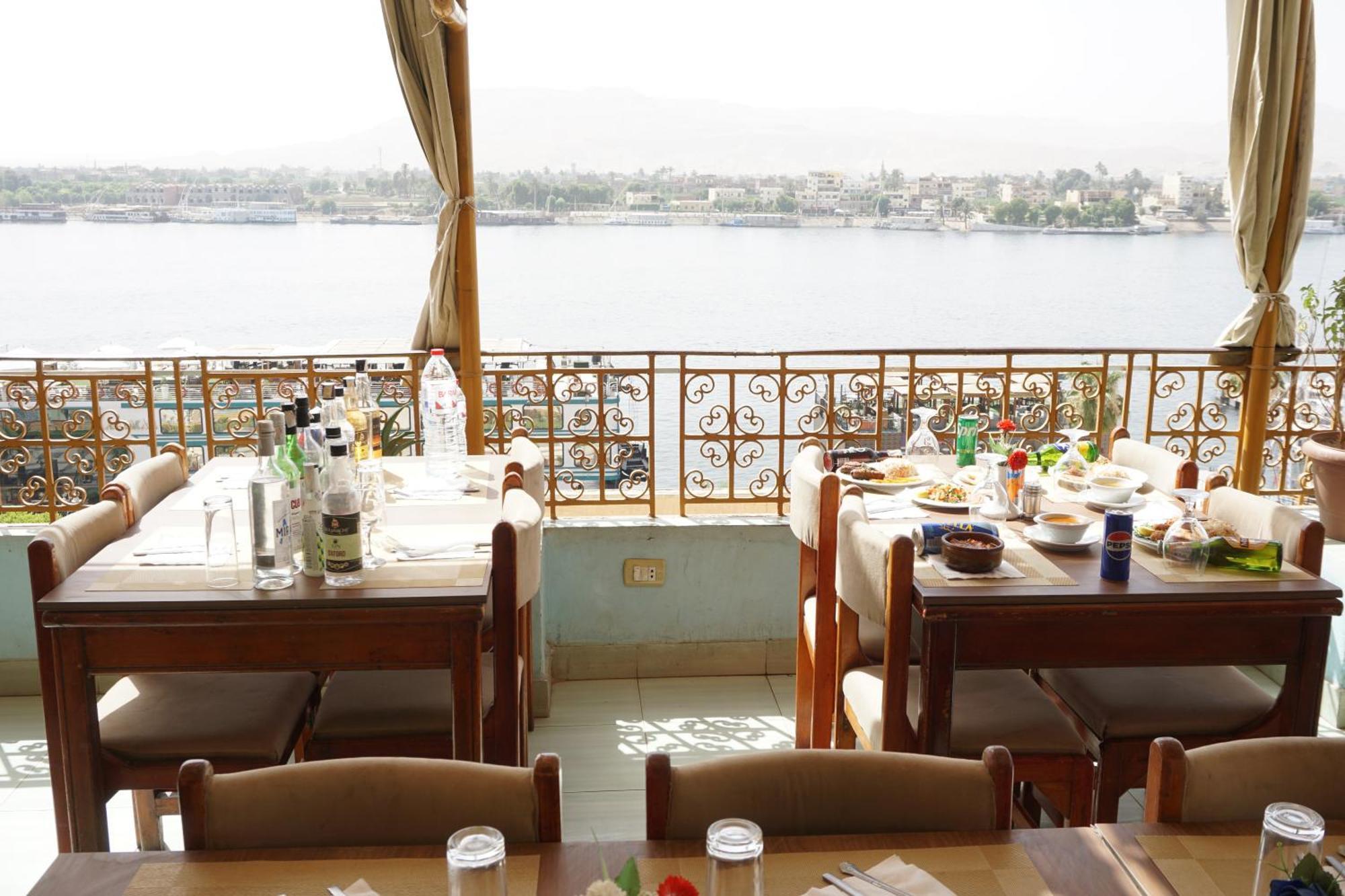 Merry Land Hotel & Roof Top Nile Restaurant Luxor Exterior foto