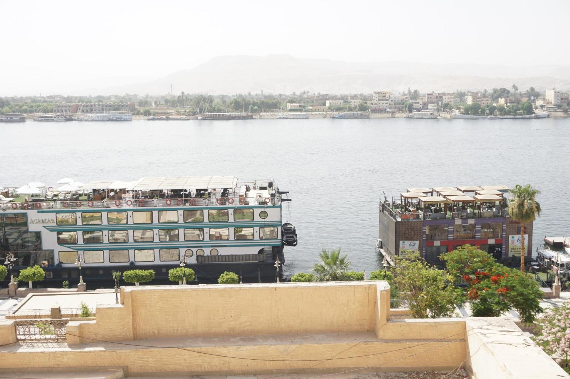 Merry Land Hotel & Roof Top Nile Restaurant Luxor Exterior foto