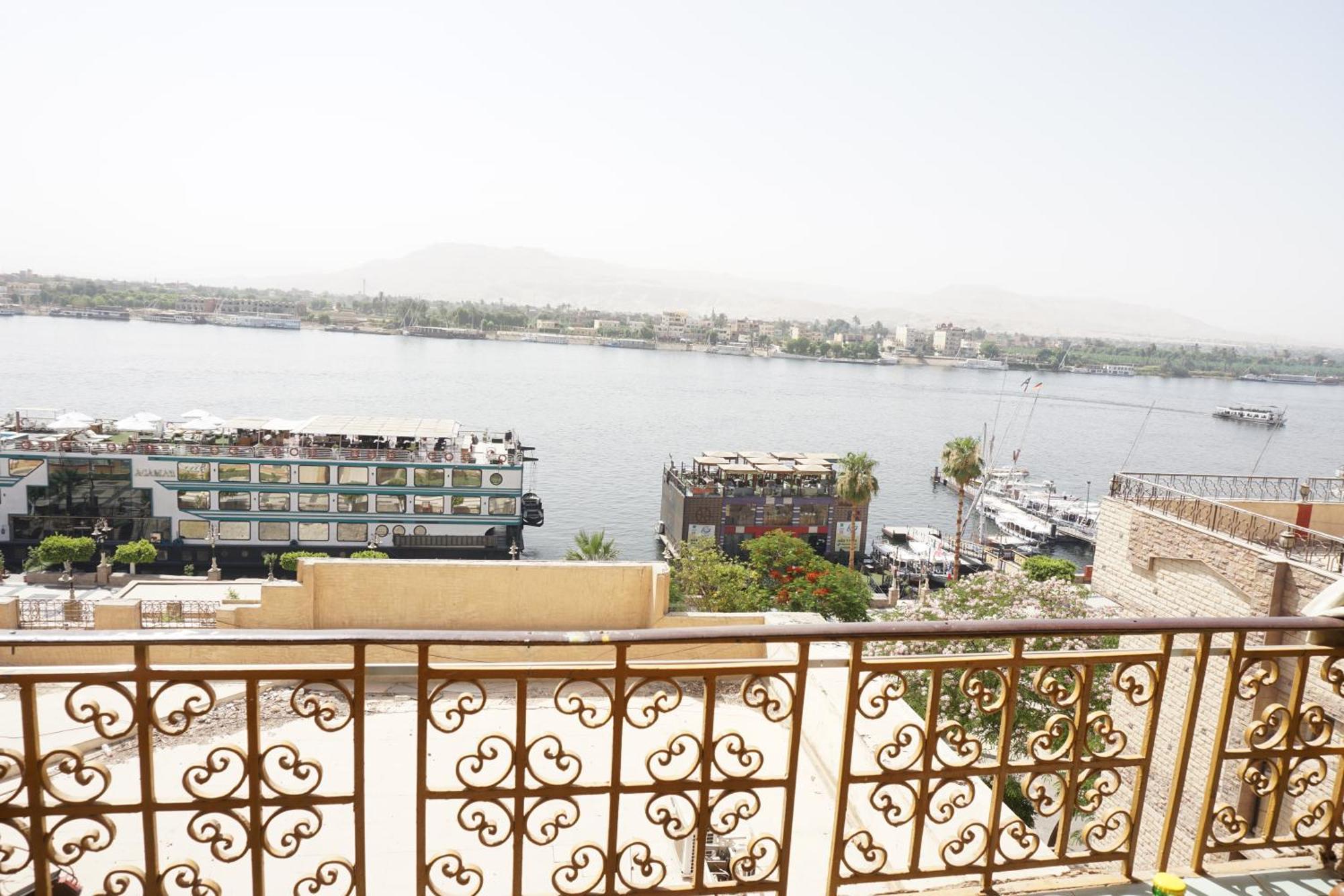 Merry Land Hotel & Roof Top Nile Restaurant Luxor Exterior foto