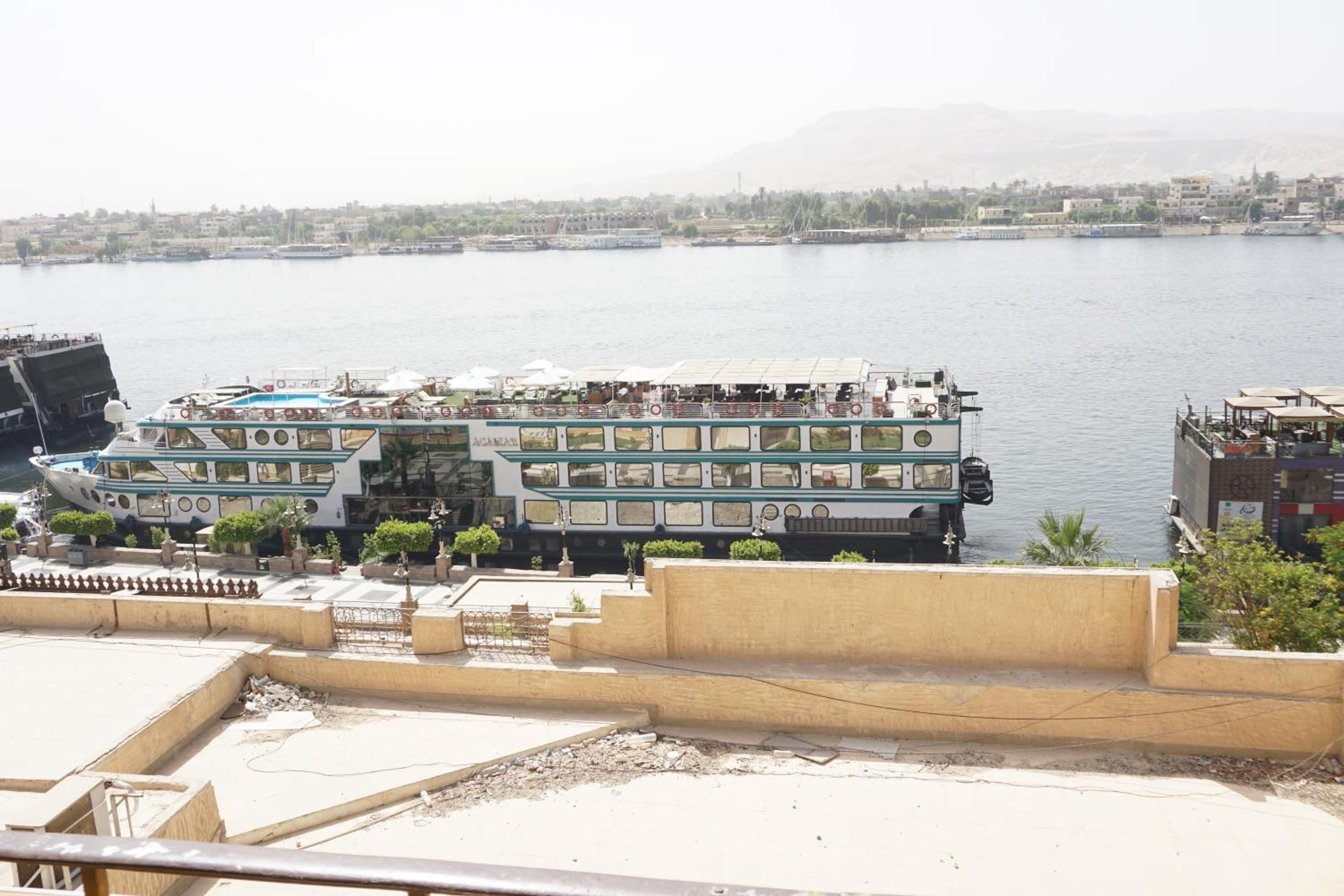 Merry Land Hotel & Roof Top Nile Restaurant Luxor Exterior foto