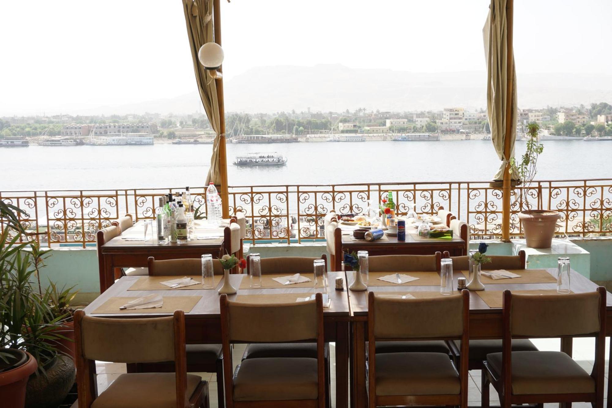 Merry Land Hotel & Roof Top Nile Restaurant Luxor Exterior foto